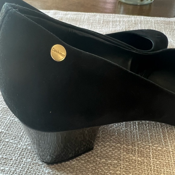 New! Calvin Klein 2.5” Tapered Block Heel Pumps - Picture 4 of 4